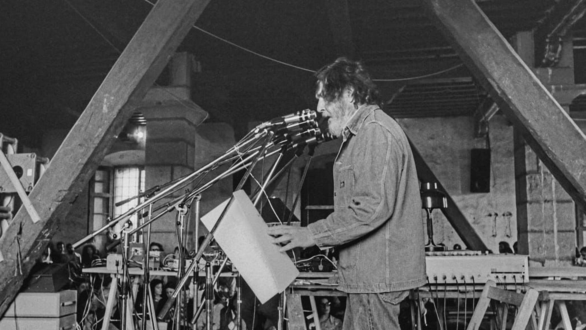 John Cage ofreció un concierto de música experimental en la Sala de Armas de la Ciudadela junto a David Tudor el 2 de julio
