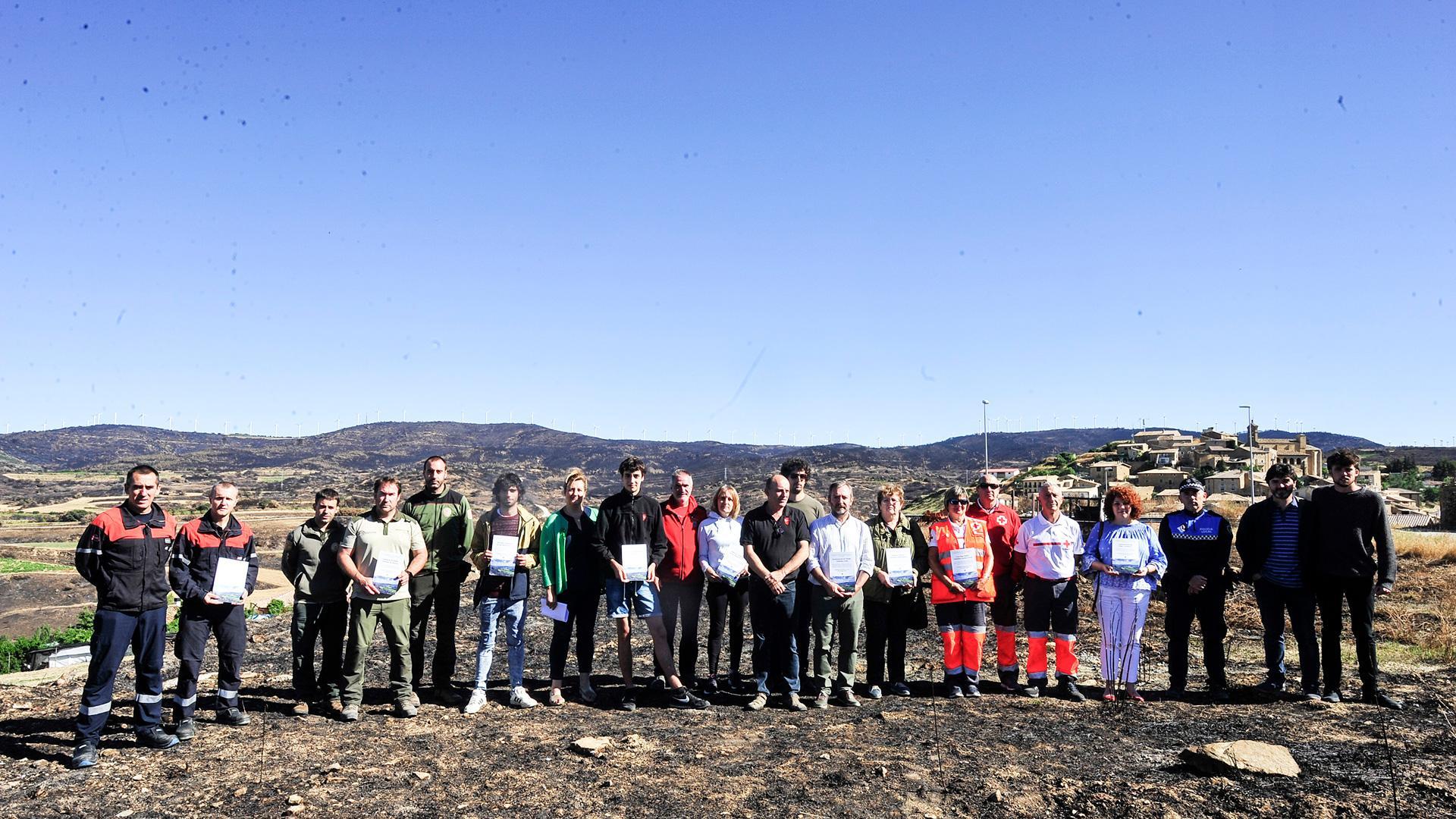 El Ayuntamiento de San Martín de Unx entregó un detalle de agradecimiento a personas y entidades que ayudaron en el incendio