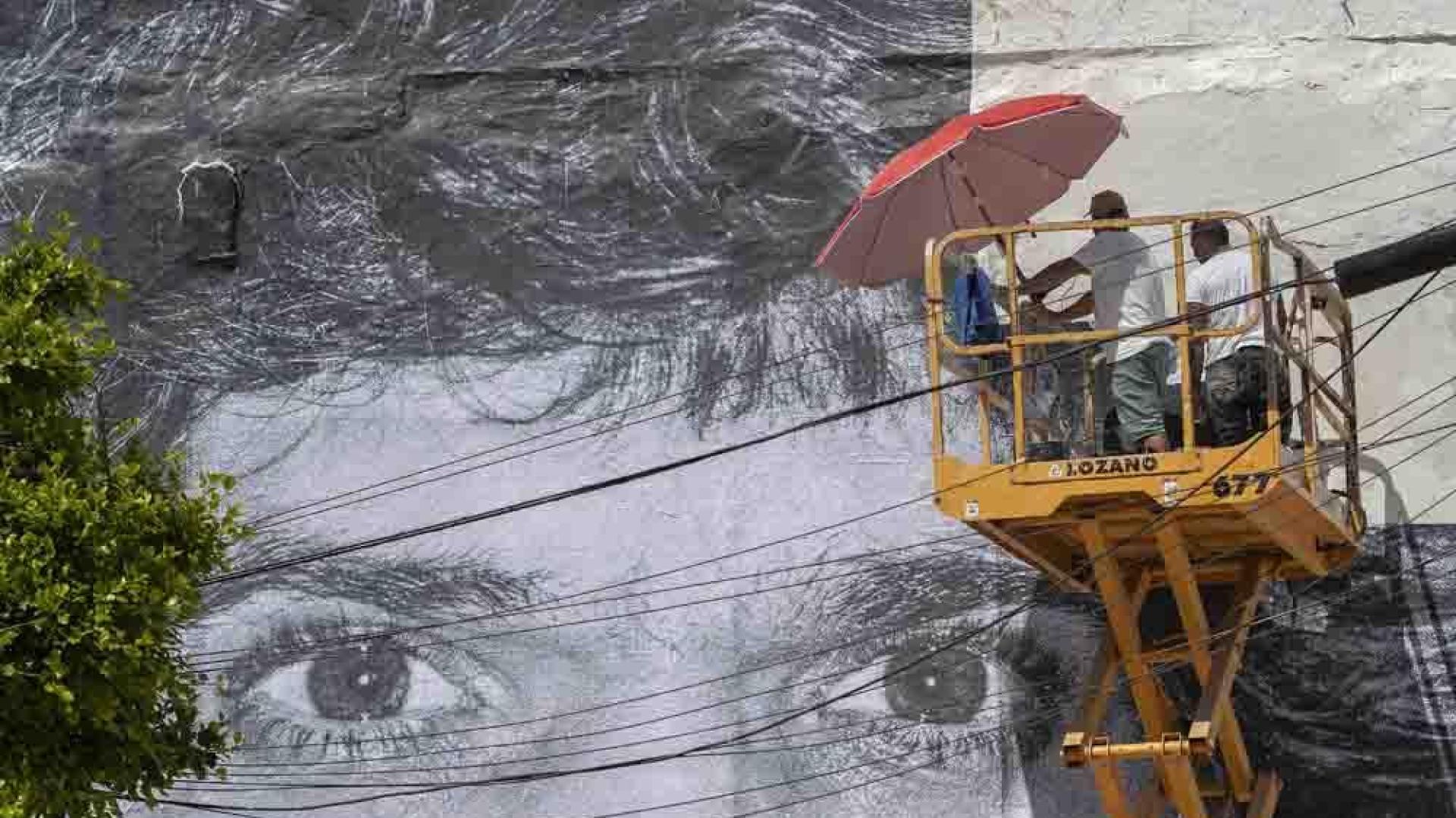 Un mural gigante recuerda estos días al genial cantaor en su ciudad natal, San Fernando