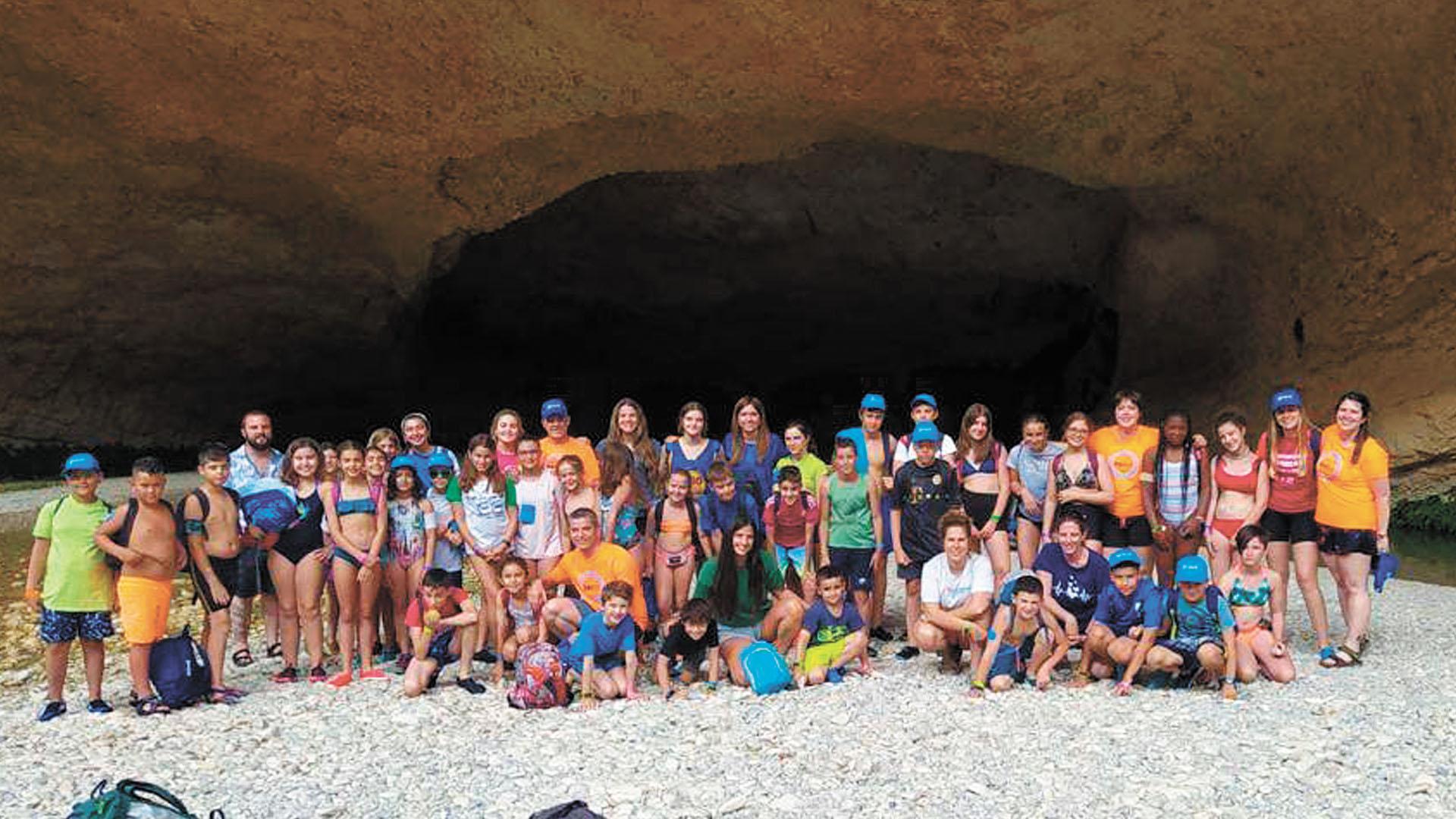 Participantes en el campamento de la Asociación Navarra de Diabetes, que este año celebra su 40 aniversario