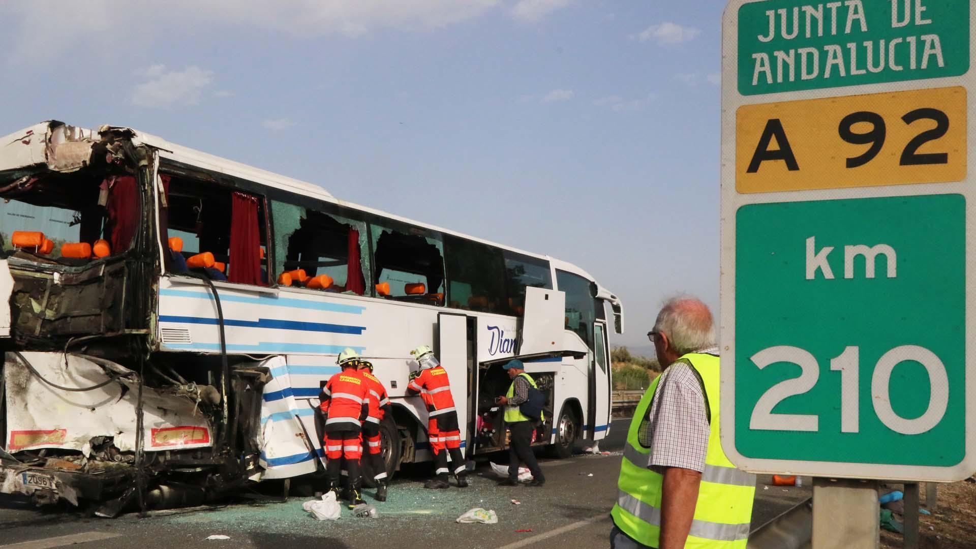 Estado en el que ha quedado uno de los autobuses involucrados en el accidente