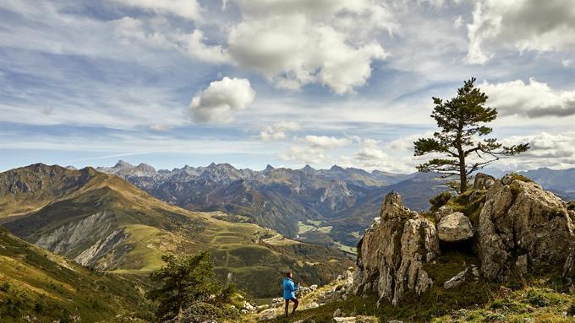 Paisaje pirenaico en Belagua, desde las laderas del monte Lakartxela