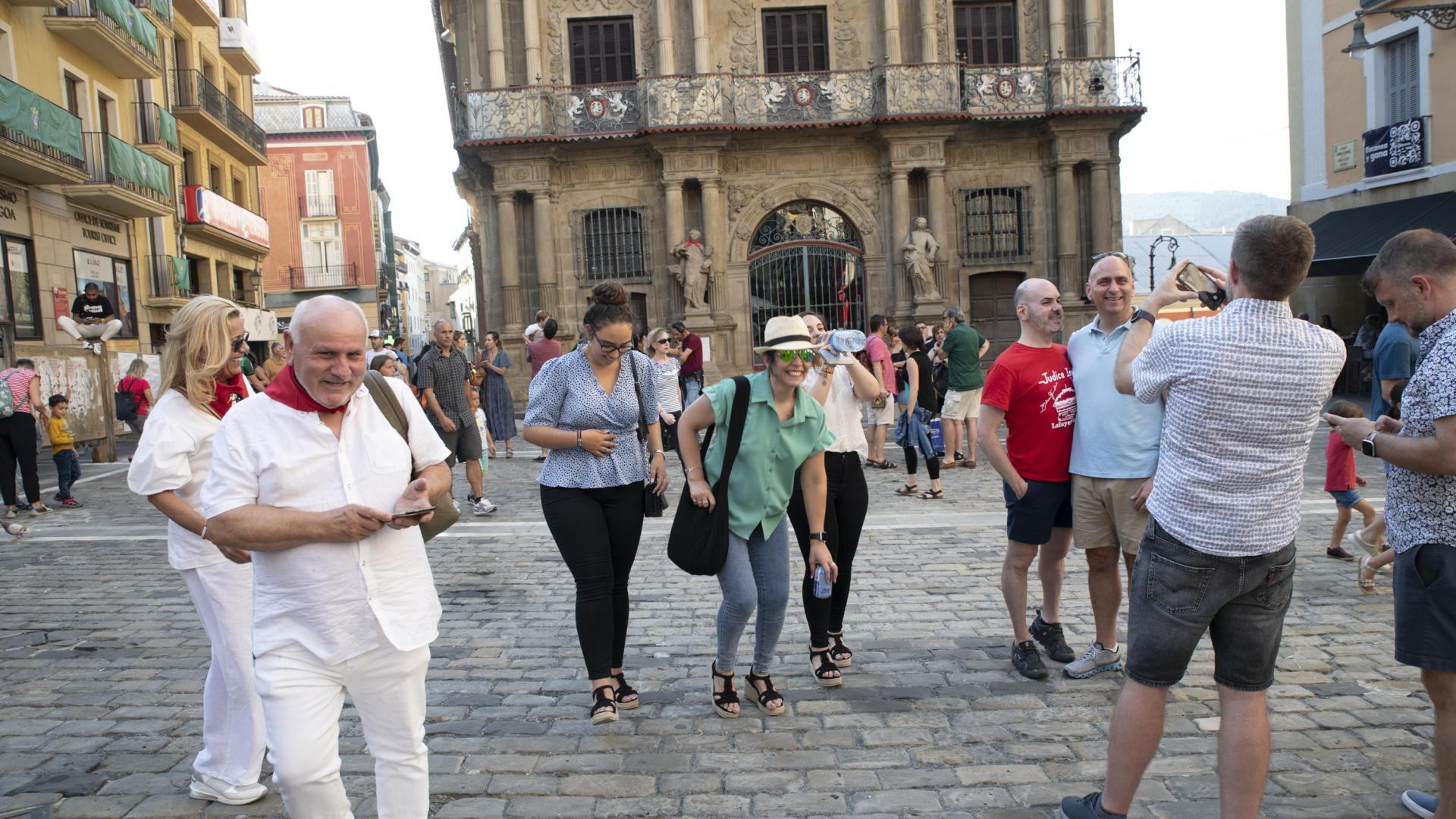 Algunos ya se vistieron de blanco la víspera