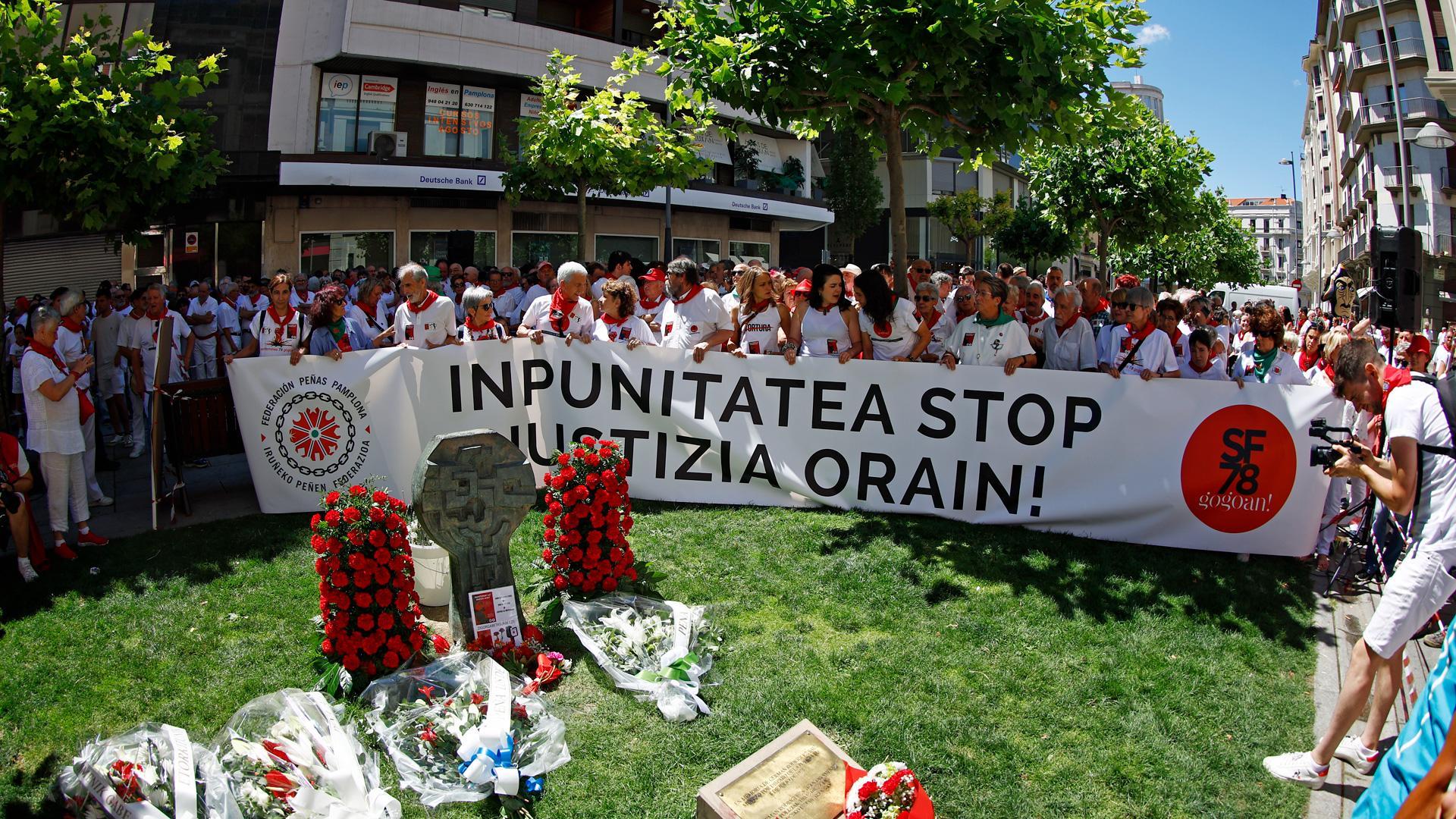 La Federación de Peñas de Pamplona y el colectivo Sanfermines 78 Gogogan! han reivindicado, en el 44 aniversario de la muerte de Germán Rodríguez, la verdad sobre aquellos sucesos