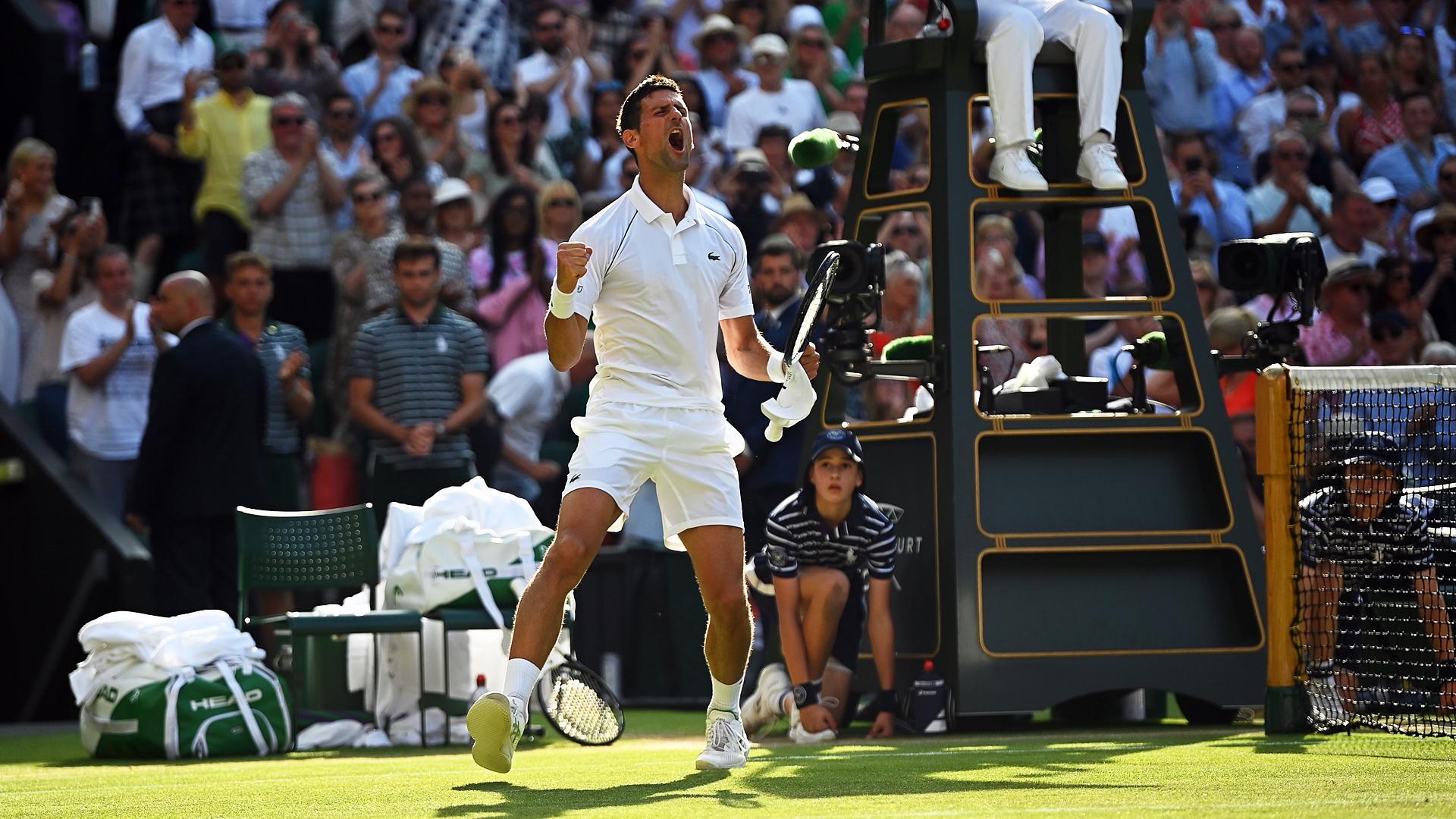 Alegría del serbio Novak Djokovic tras lograr el pase a la final de Wimbeldon al derrotar al británico Norris