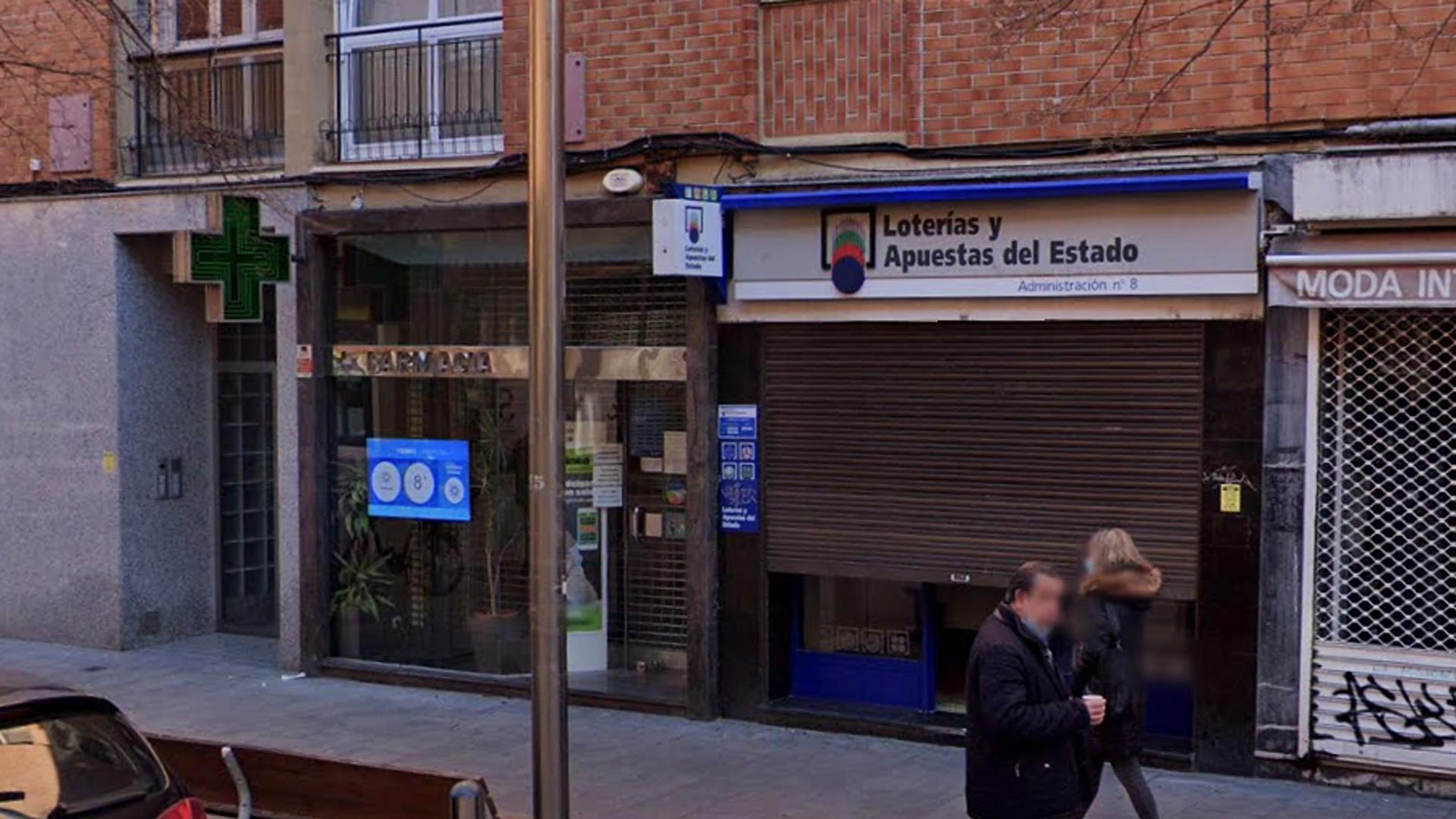 Administración número 8, en Martín Azpilcueta, donde se ha validado el boleto agraciado con El Millón
