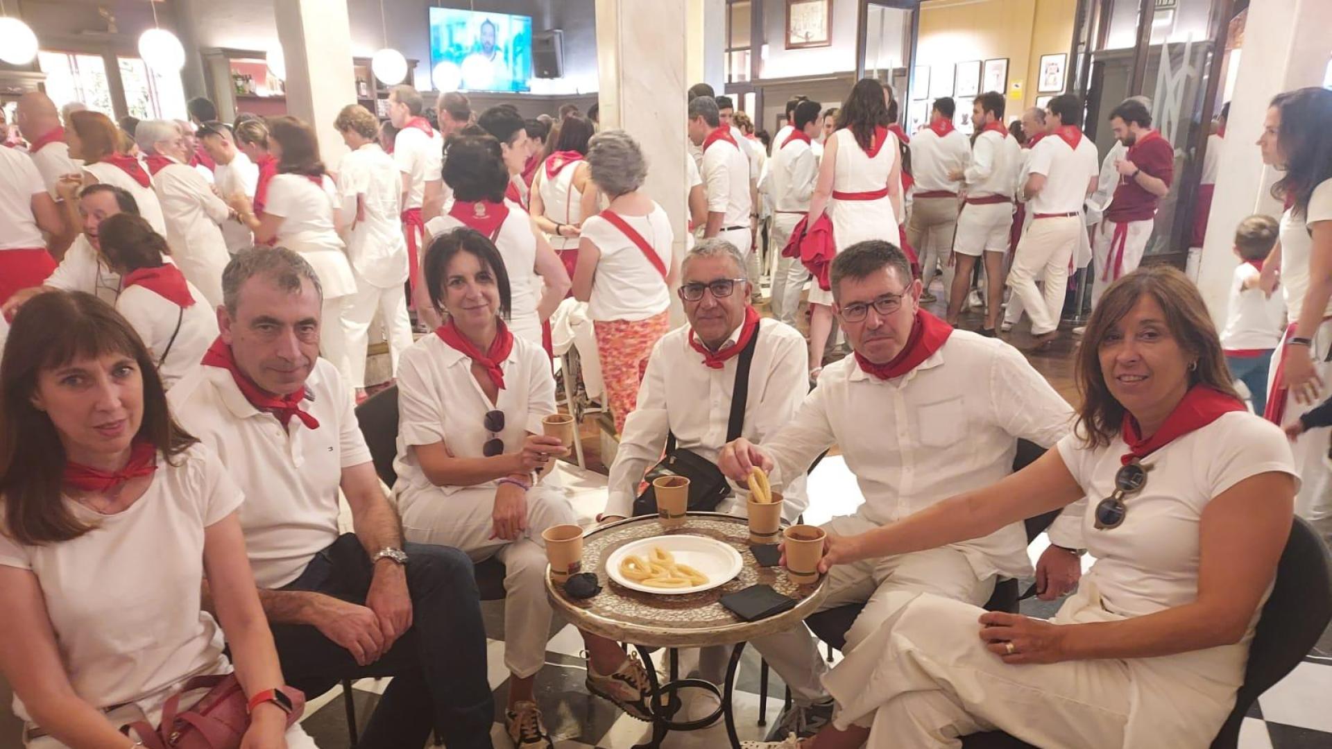 Por la izquierda: Ángeles Zamora García, Alfredo Arbeloa (director de Grupo AN), Marimar García Martínez, Sebastiá Arnau Rius, Josep Pedros (director general de Valls Company e Inma  Boria Martí