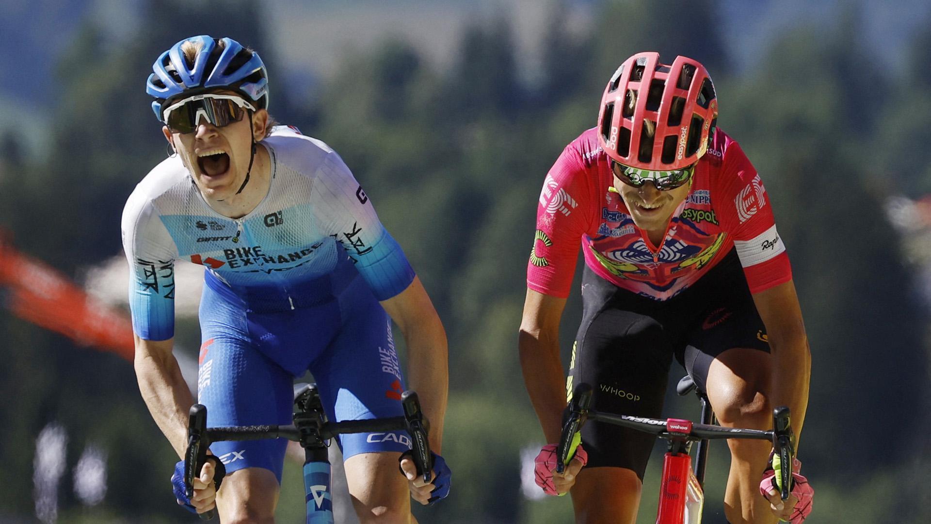 Nicholas Schultz, a la izquierda, y Magnus Cort Nielsen, a la derecha, en el esprint de la décima etapa