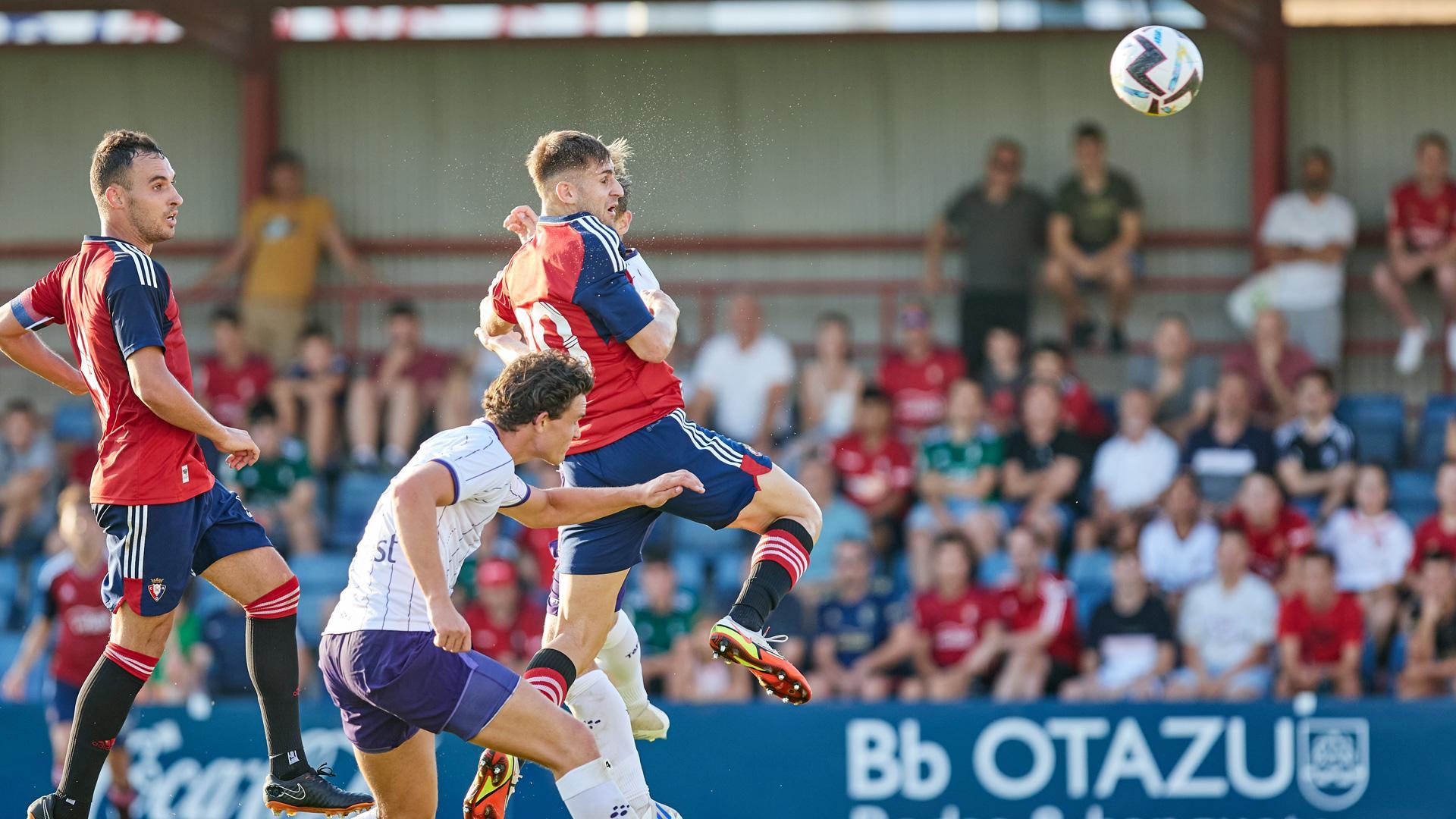Barbero, que fue el último en entrar desde el banquillo, reivindicó su papel en Osasuna y anotó el gol del empate cuando el partido estaba a punto de concluir