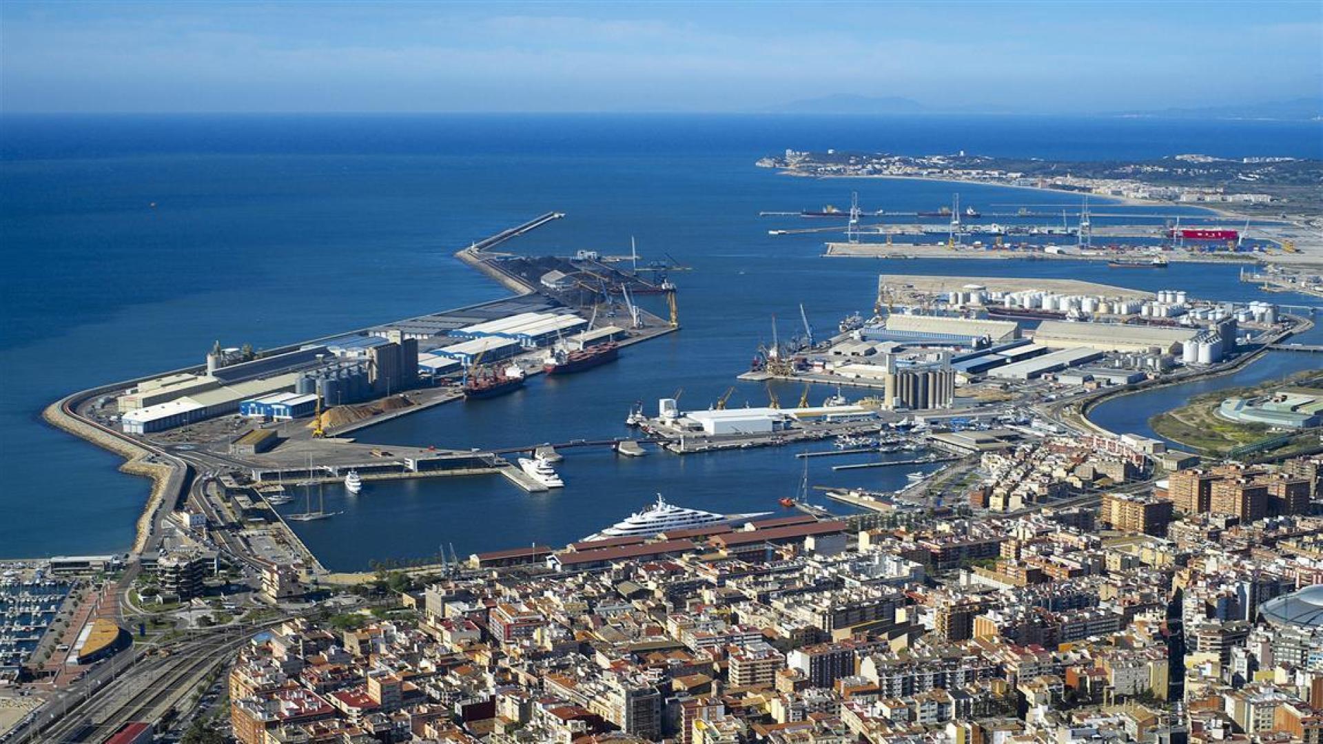 Imagen aérea del puerto de Tarragona