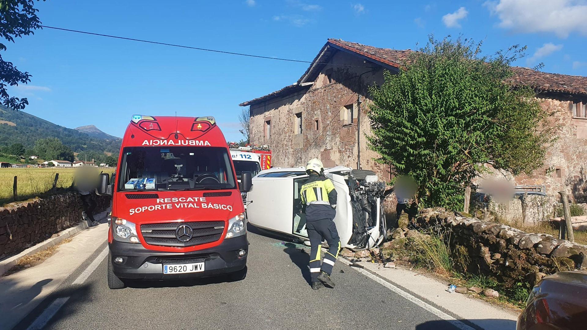 Efectivos de Bomberos, en el lugar del accidente