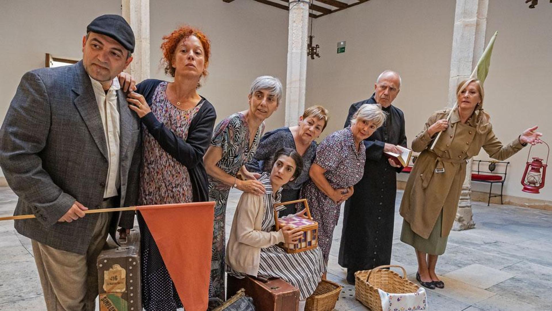 Los intérpretes de Memoria sobre raíles, en la casa de cultura de Estella