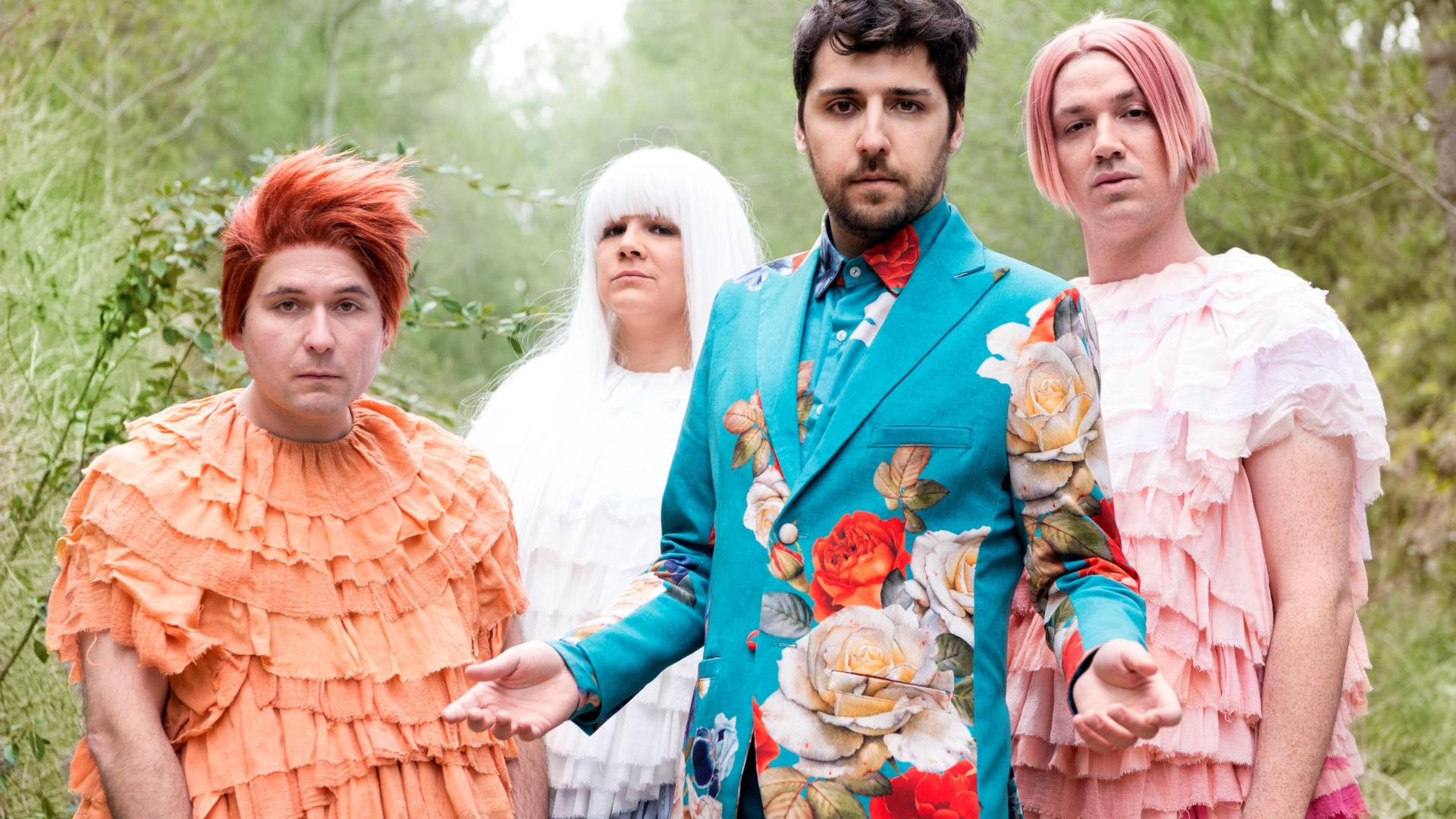 Xavi Francés, Aitor Galisteo-Rocher, Esther López y Marc Rius, el elenco de actores de la compañía La Calòrica, que darán vida al espectáculo Las aves.