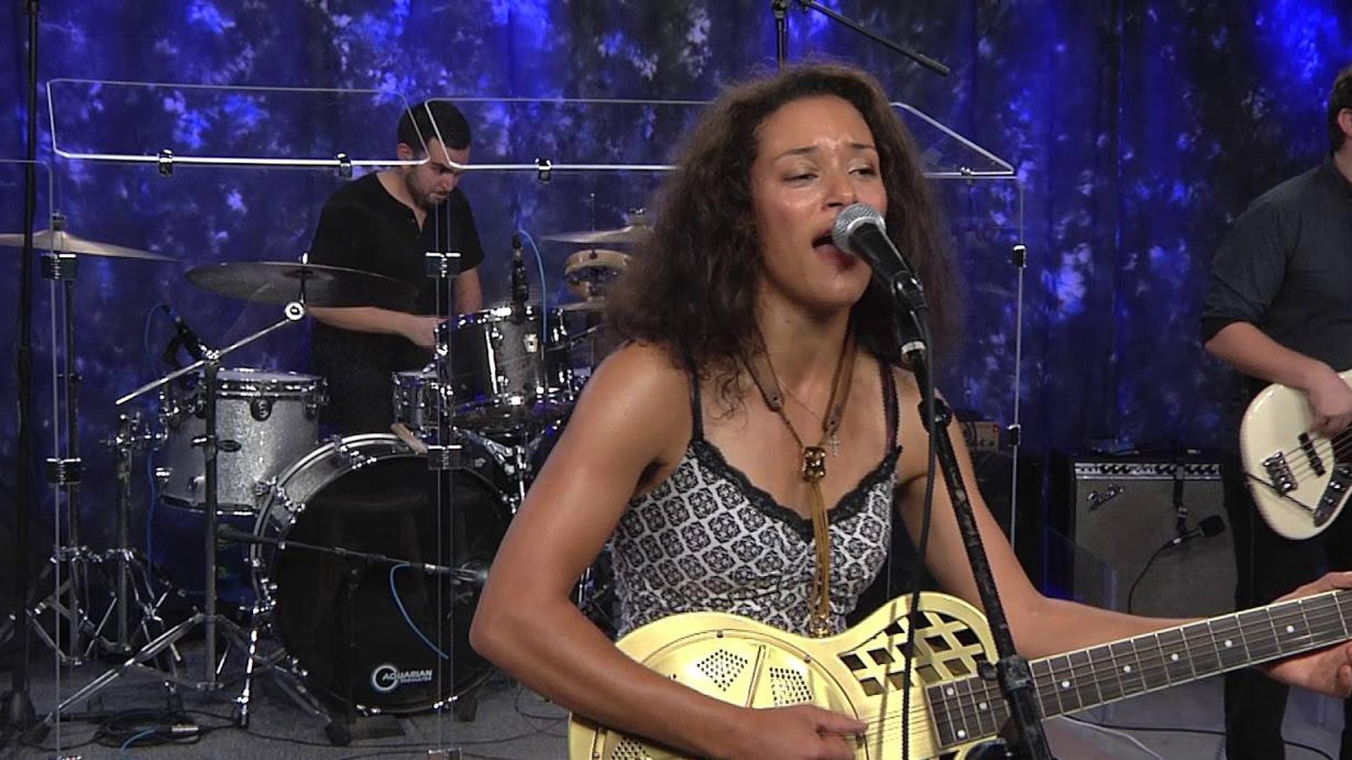 Vanessa Collier, segunda artista en subirse al escenario de la XV edición del Burlada Blues Festival, en concierto