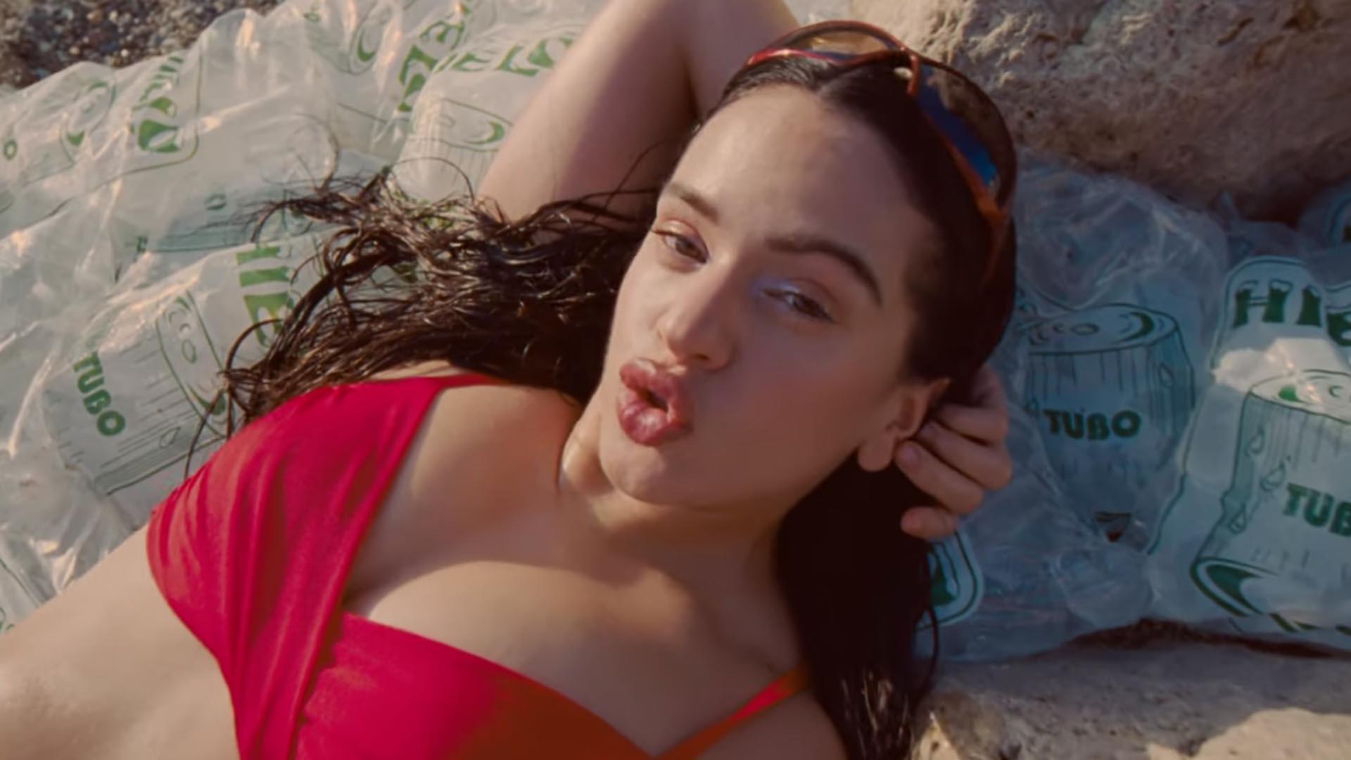 Rosalía, en una de las imáges del videoclip de 'Despechá'