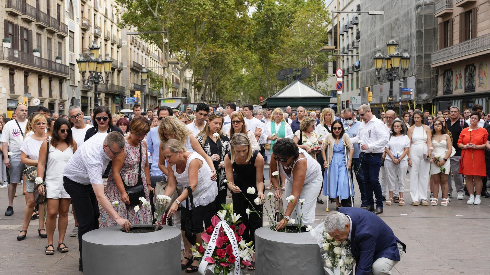 Acto en recuerdo de las víctimas del 17-A en Barcelona