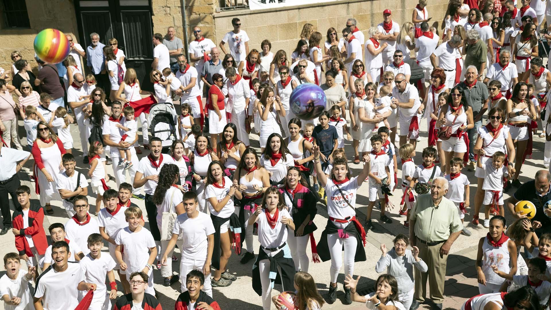 Fotos del inicio de las fiestas en Oteiza.