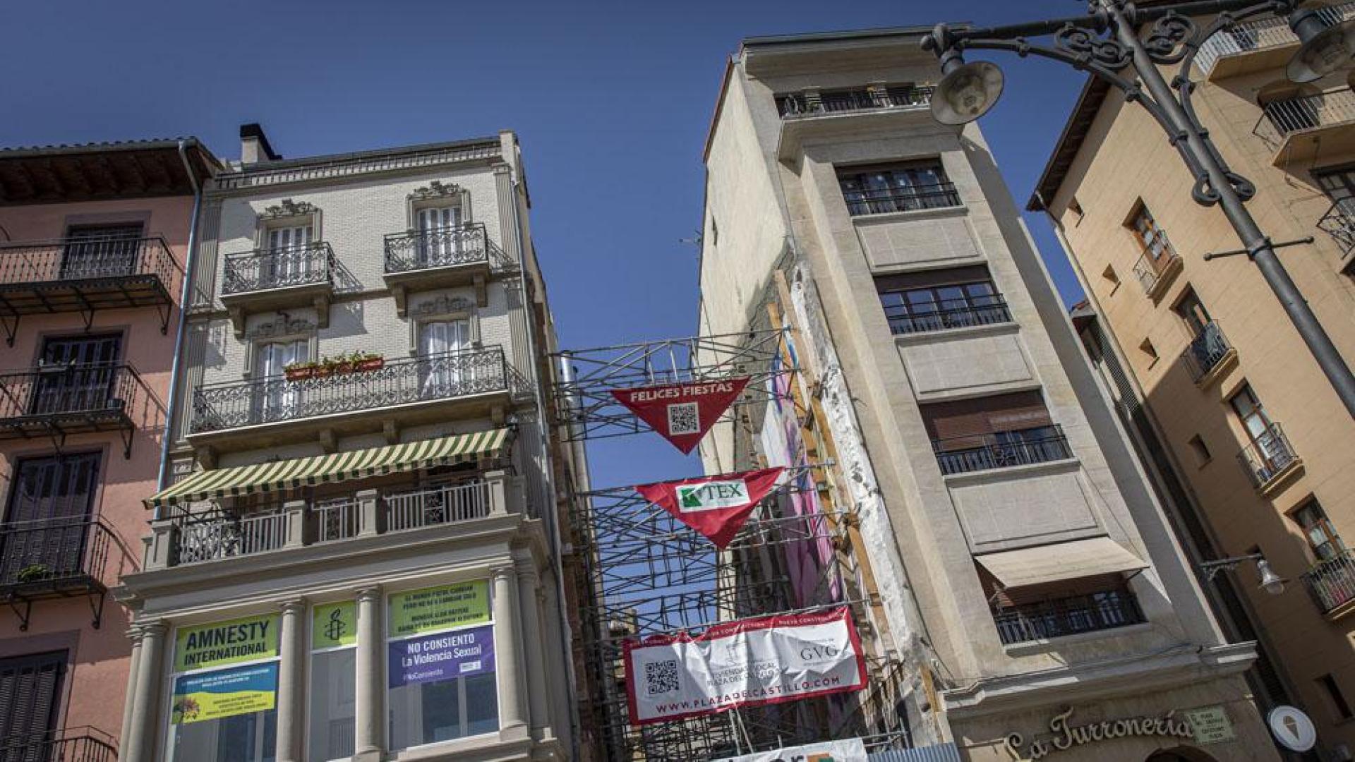 Edificio de la plaza del Castillo número 33.