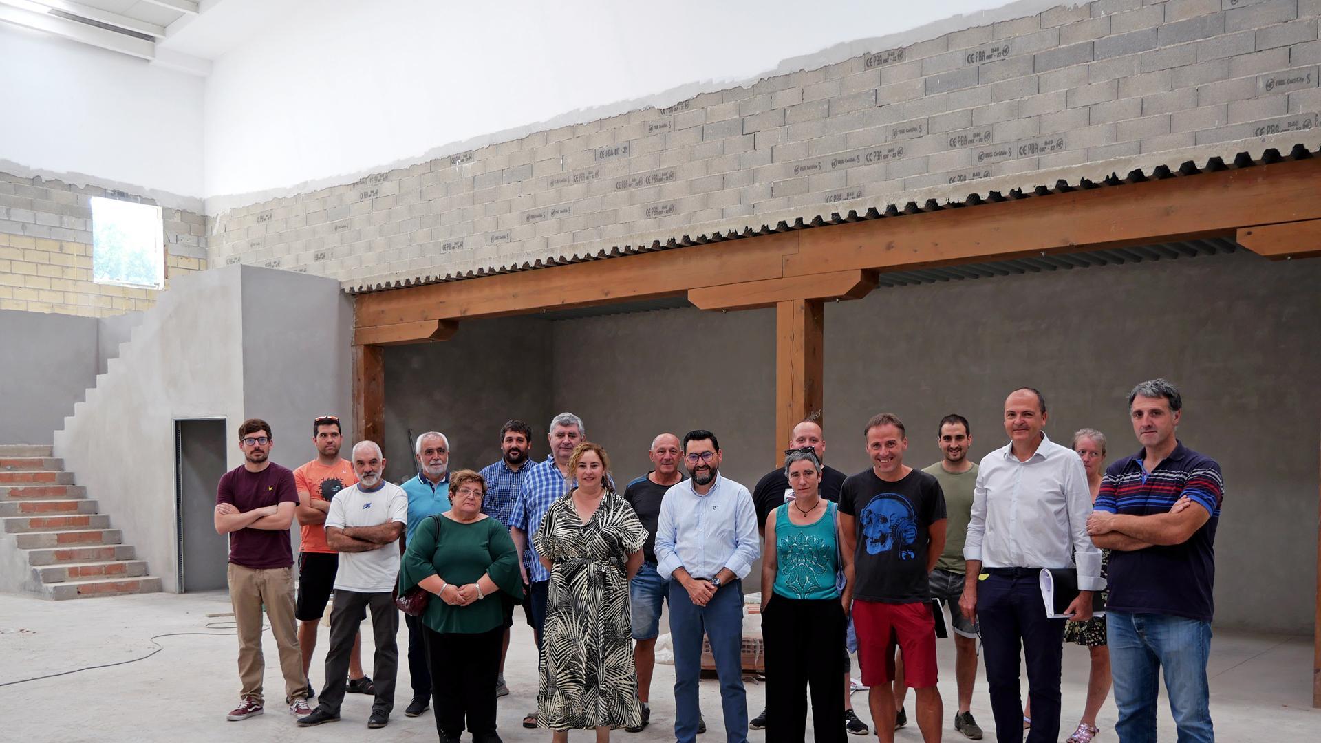 Representantes del Gobierno de Navarra y alcaldes de las localidades de la Mancomunidad de Malerreka han visitado el futuro punto limpio en Santesteban