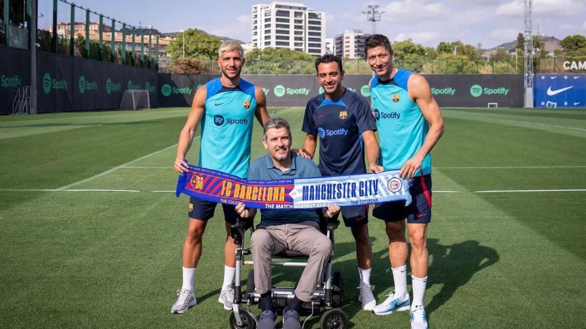 Unzué, junto a Sergi Roberto, Xavi Hernández y Robert Lewandowski