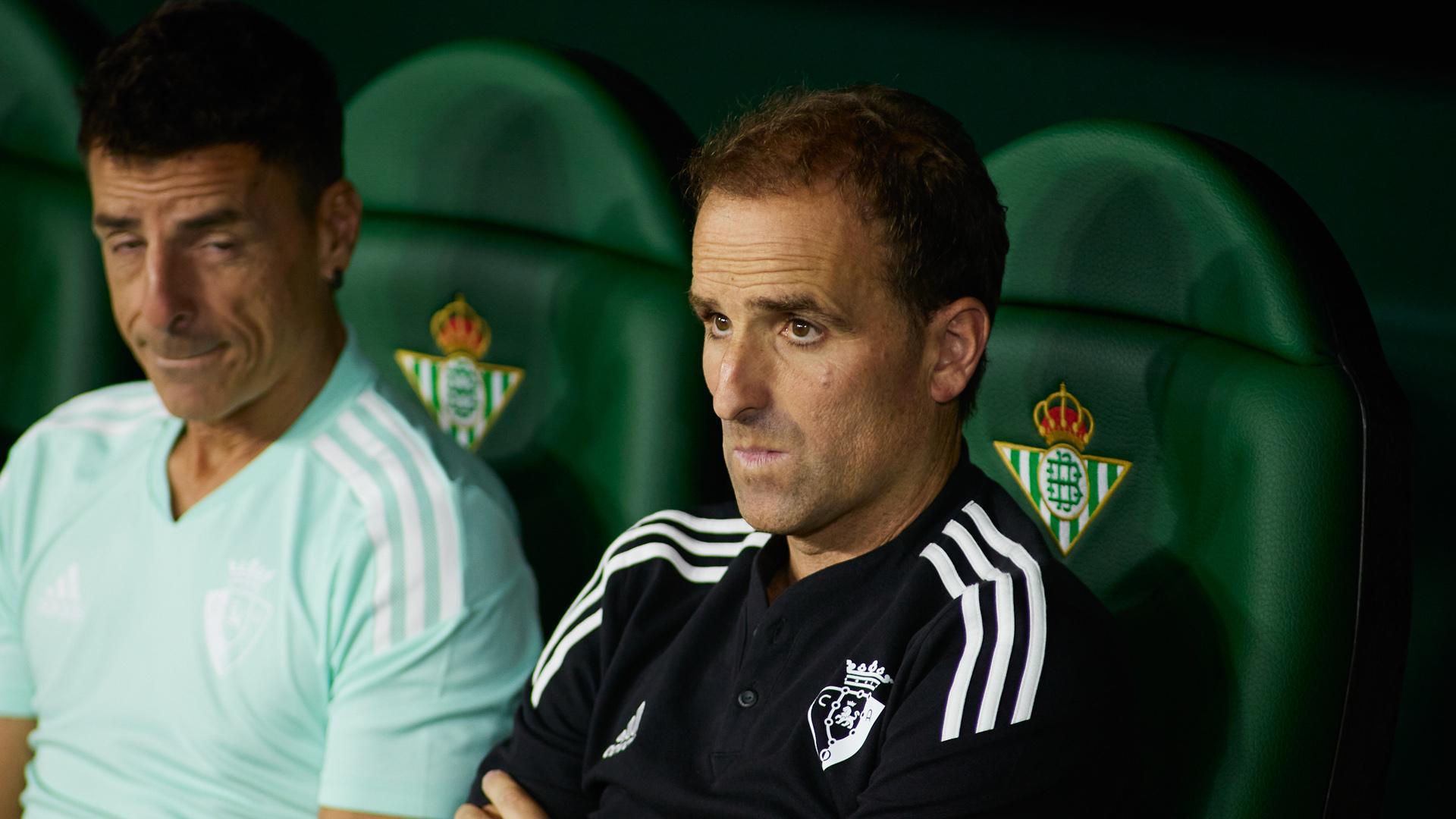 Jagoba Arrasate, en el banquillo del Benito Villamarín