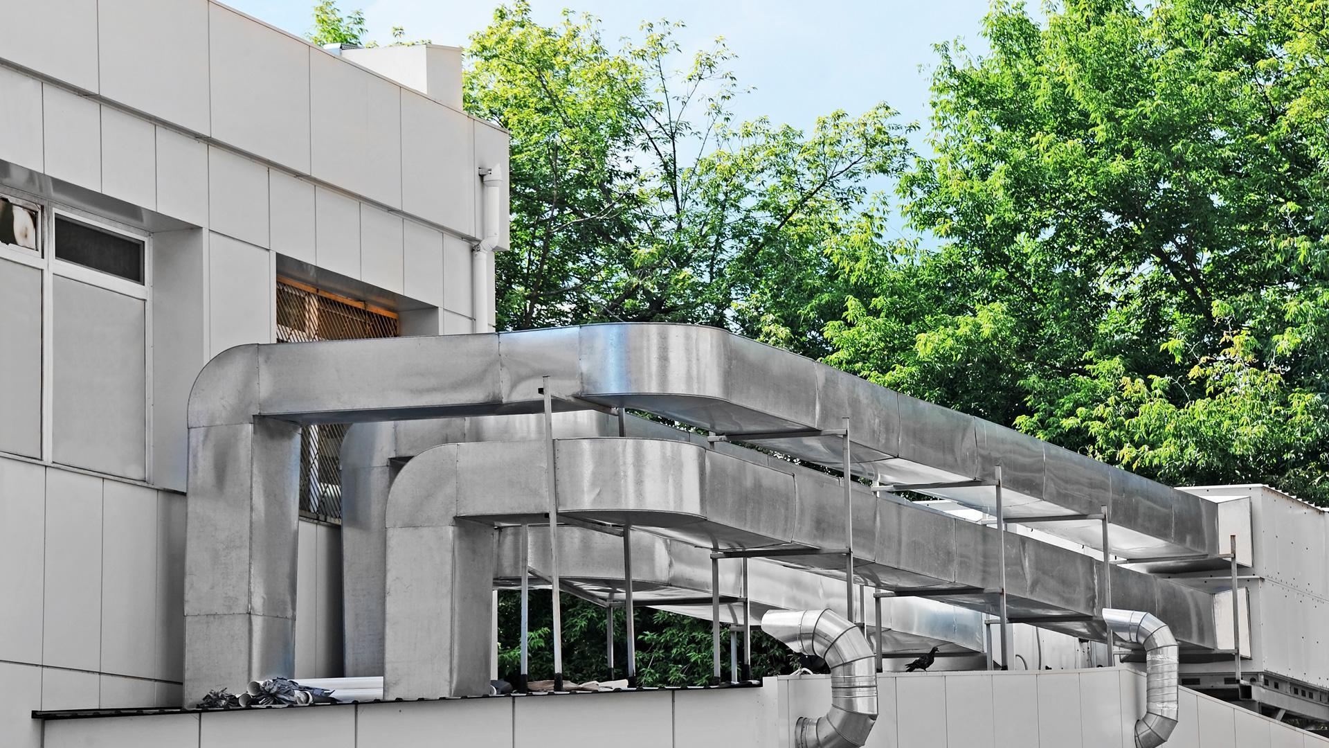 Para mejorar la calidad de aire interior de los edificios lo más importante es ventilar.