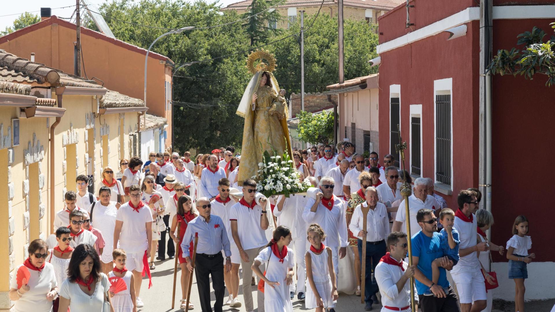 A: BLANCA ALDANONDO
F: 01/09/2022
P:
L: FONTELLAS
T: PROCESION DE LAS FIESTAS DE LA VIRGEN DEL ROSARIO