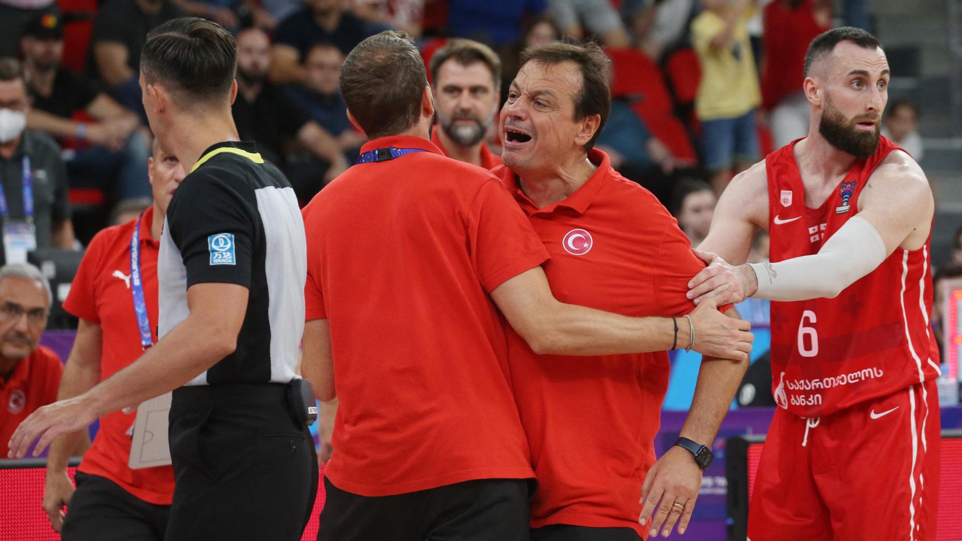 Protestas del entrenador turco, Ergin Ataman