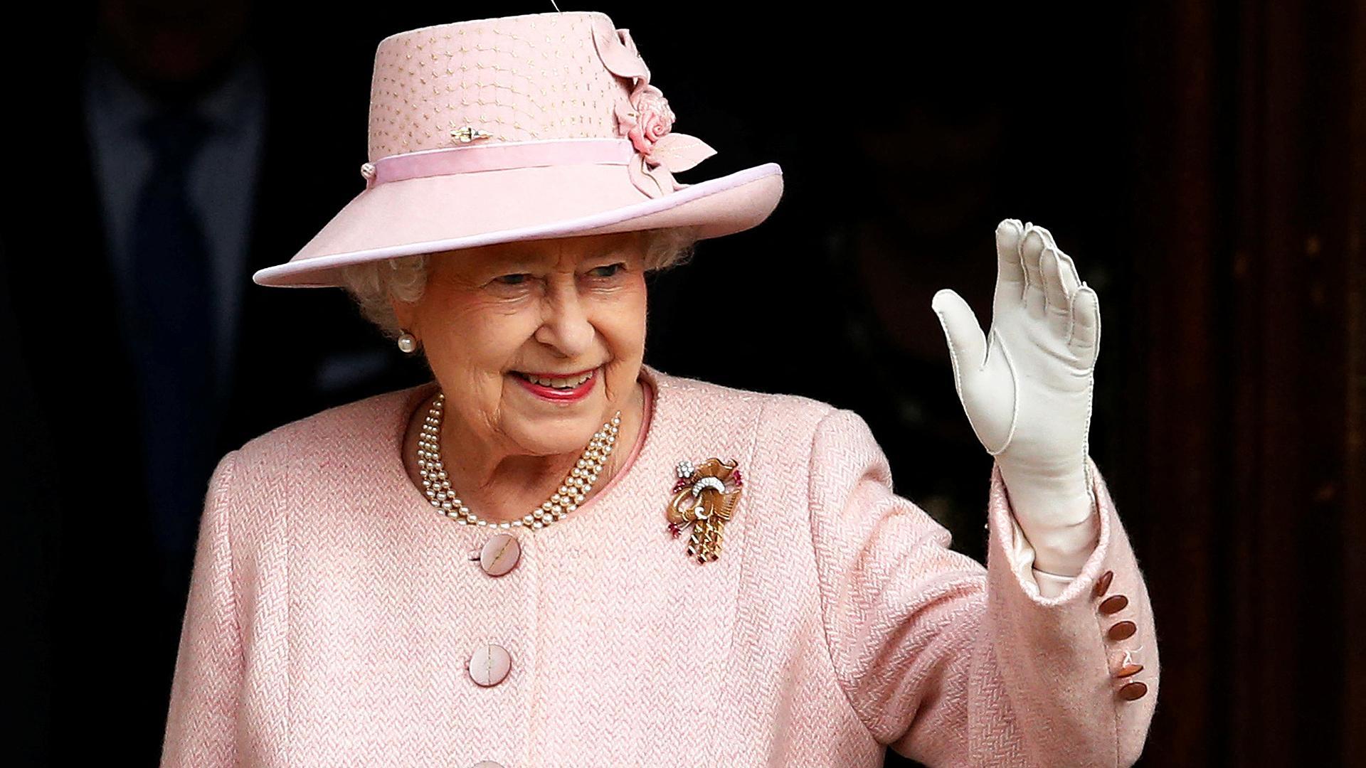 Imagen de marzo de 2012 de la monarca, Isabel II de Inglaterra