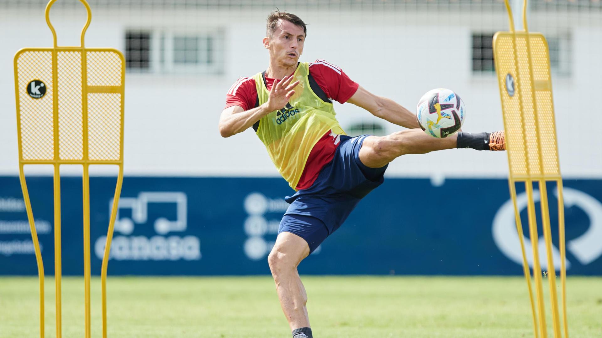 Budimir, en pleno entrenamiento específico, este jueves en Tajonar.