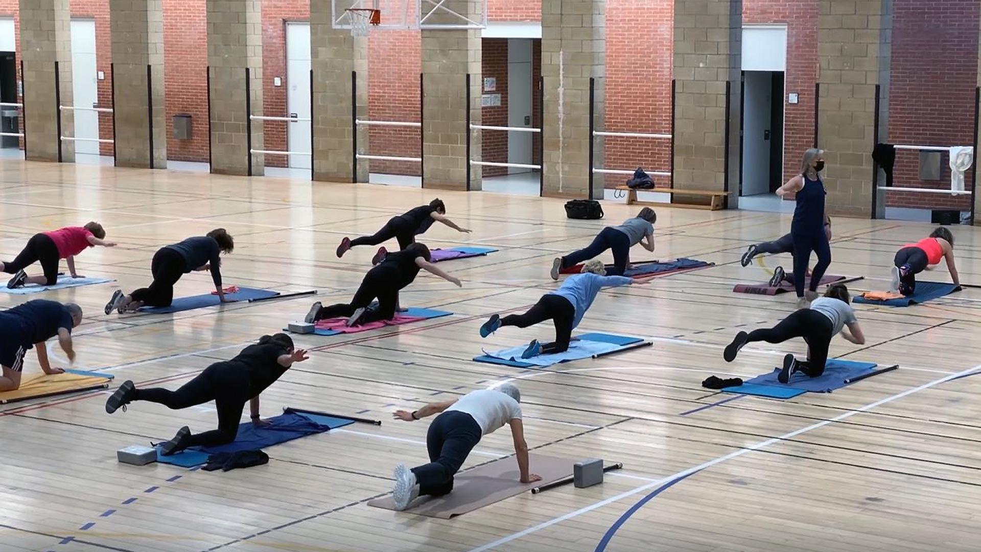 Una clase de yoga en Pamplona