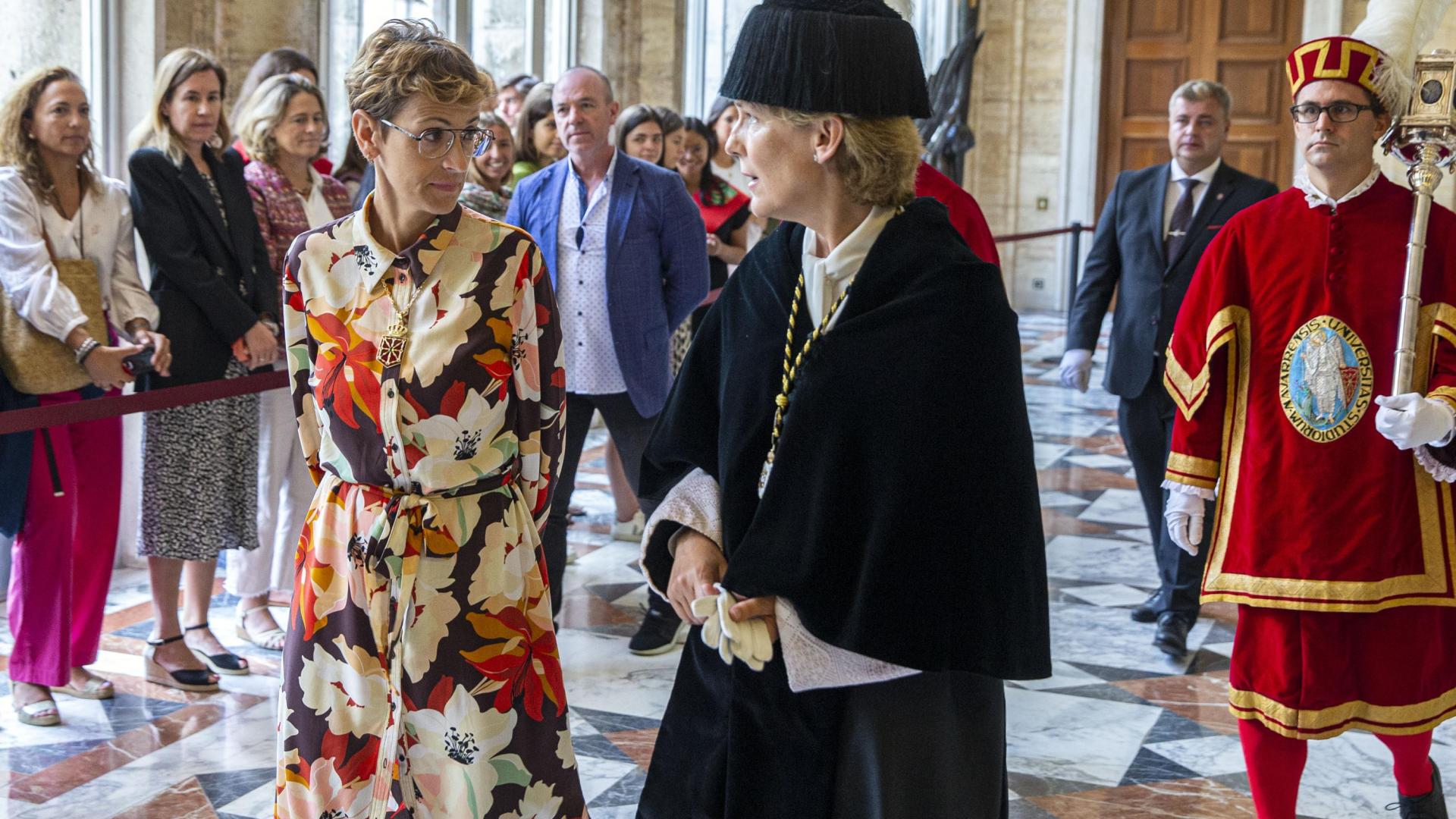 María Chivite junto a la rectora de la UN María Iraburu