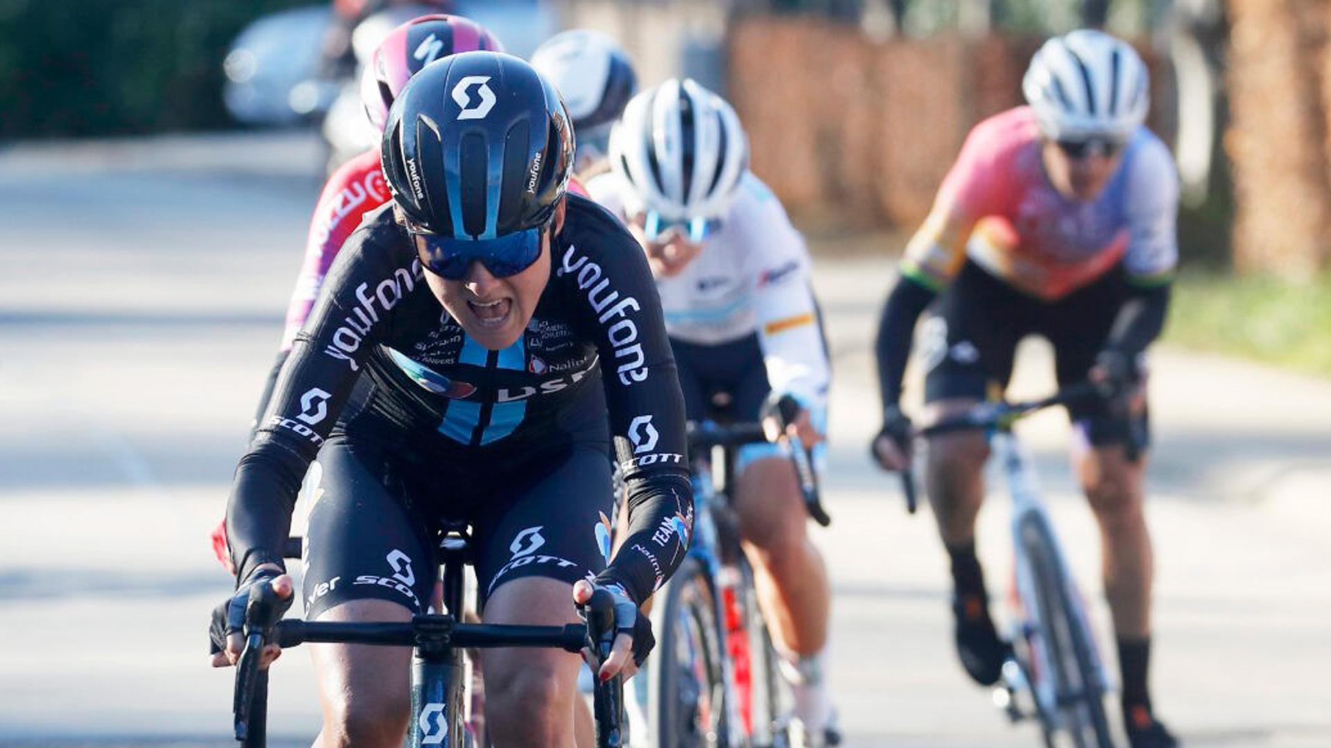 La ciclista neerlandesa Floortje Mackaij ha fichado por el Movistar Team