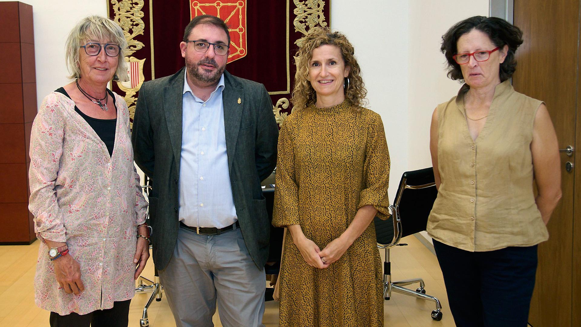 Reunión de Hualde con representantes de la Asociación de Familiares de Alzheimer y otras Demencias de Navarra (AFAN)