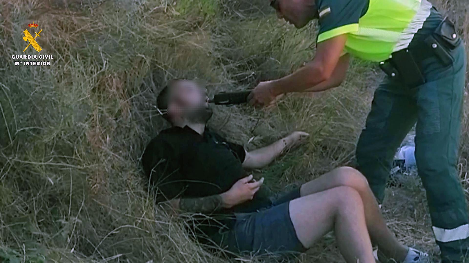 El arrestado en La Rioja, en la cuneta de la AP-68