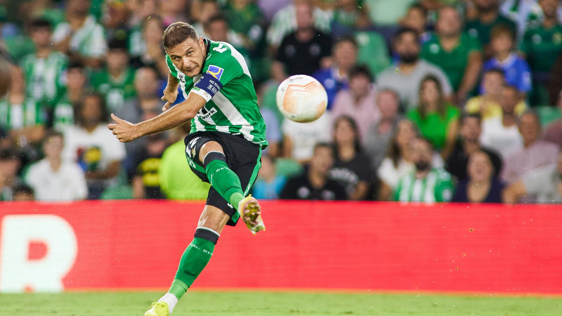 Con este espectacular golpeo anotó Joaquín el segundo tanto del Betis