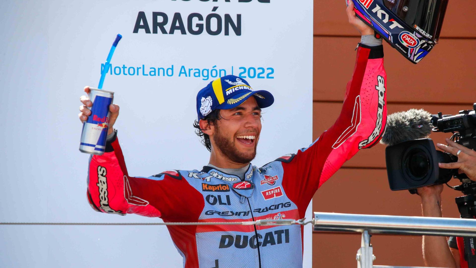 El piloto italiano Enea Bastianini celebra su victoria