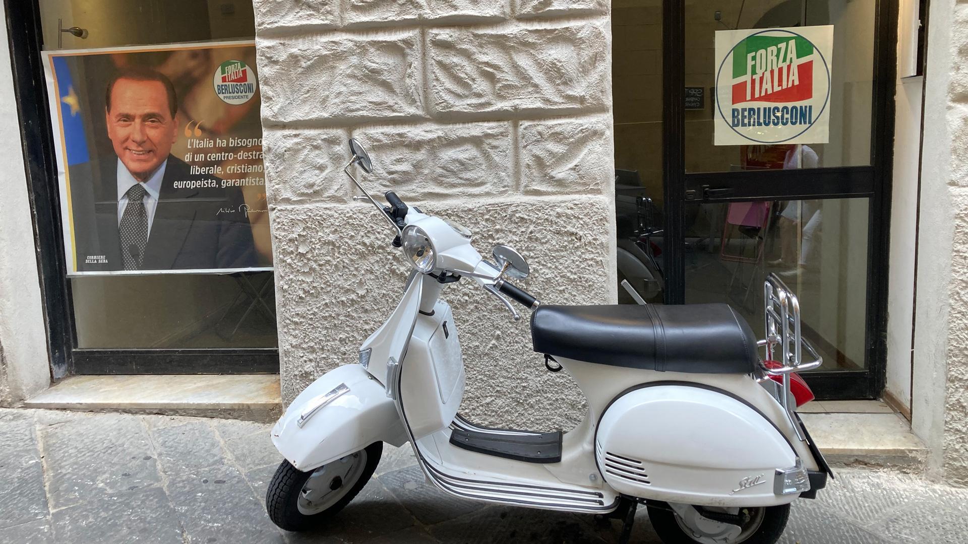 Exterior de una sede electoral del partido Forza Italia