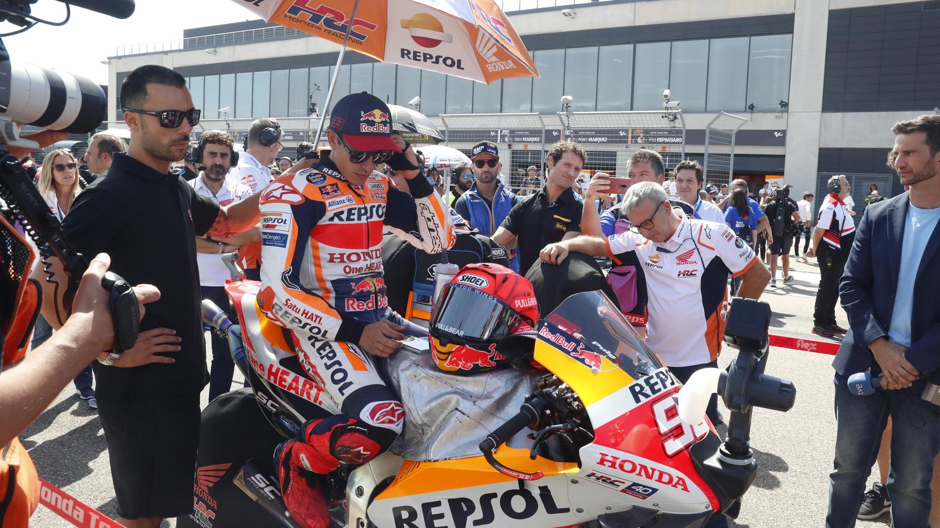 Marc Márquez antes del comienzo del Gran Premio Animoca Brands de Aragón de MotoGP