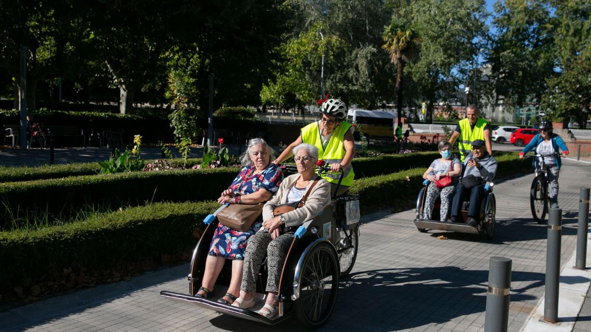 Paseos para personas usuarias de residencias de mayores en la Semana de la Movilidad