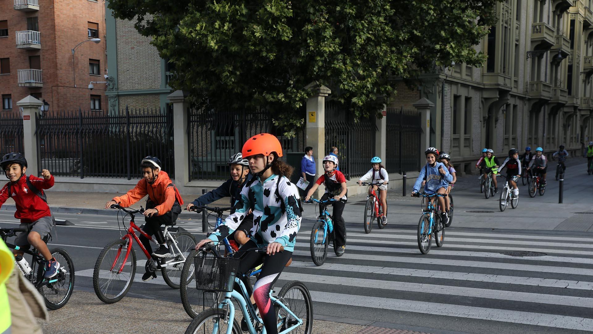 Foto de la bicicletada por las calles de Pamplona.