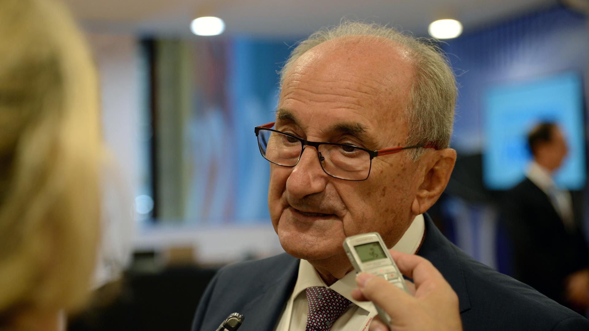 El presidente de la Sociedad Española de Oftalmología, Antonio Piñero, en Baluarte