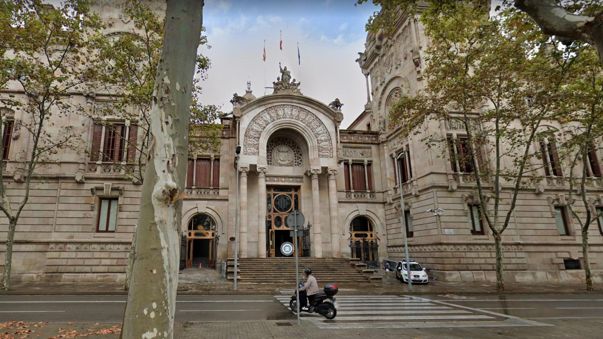Exterior del Tribunal Superior de Justicia de Cataluña