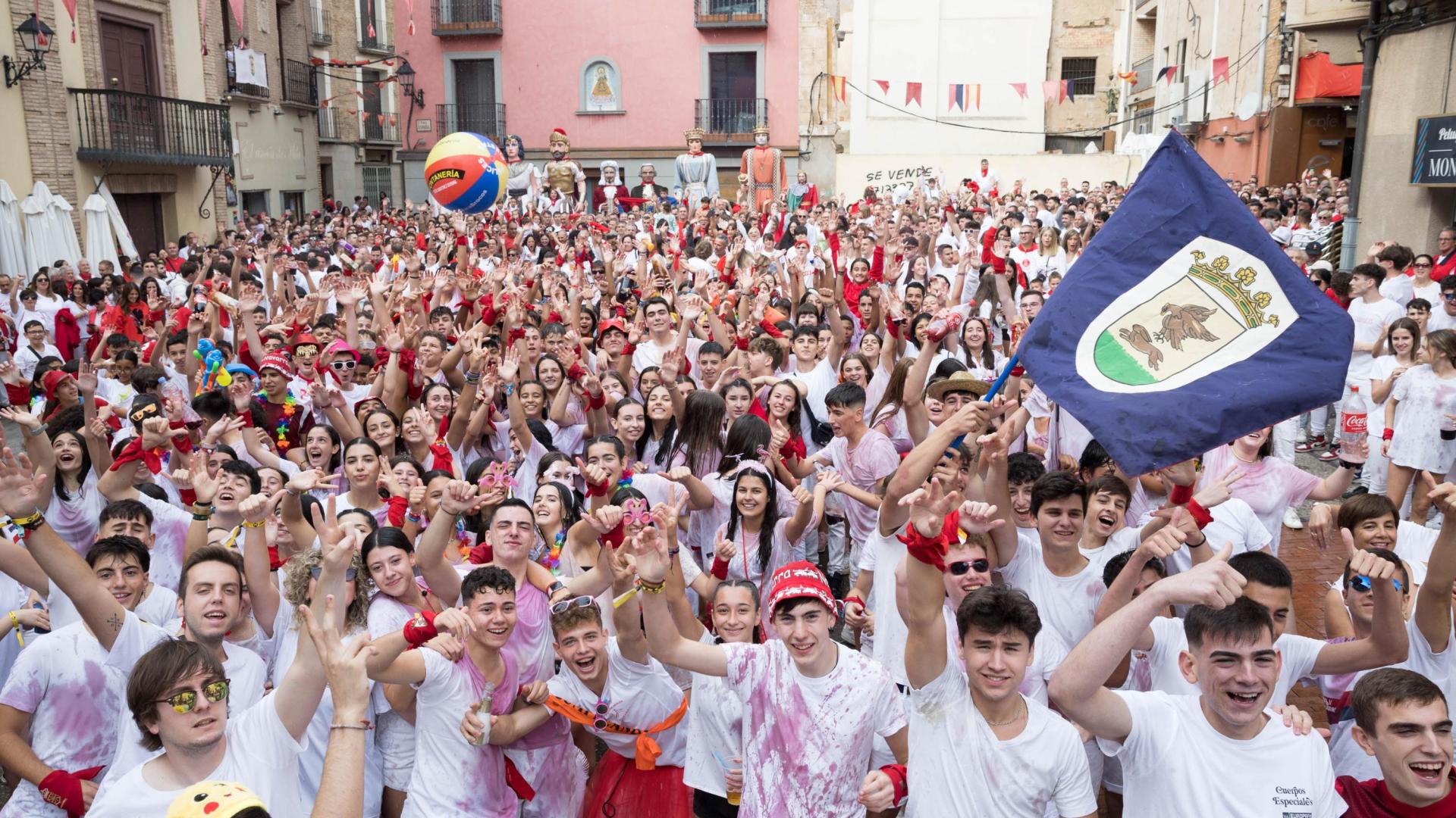 A: BLANCA ALDANONDO
F: 23/09/2022
P:  
L: CORELLA
T: FIESTAS DE SAN MIGUEL. COHETE