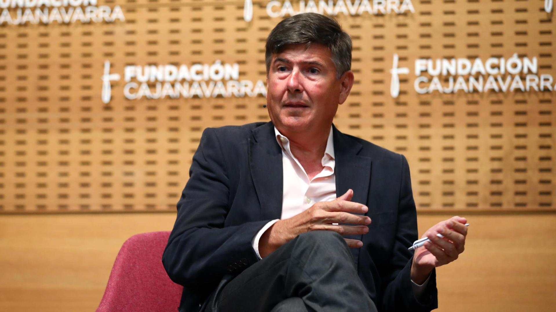 Manuel Pimentel durante la conferencia en Civican