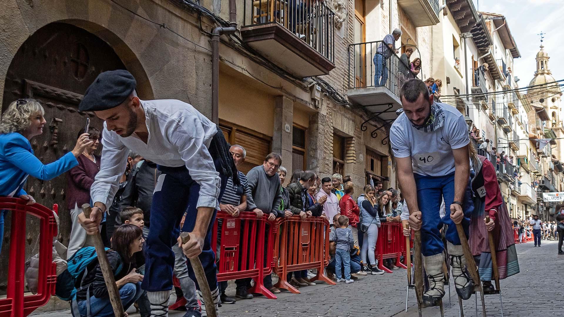 Carreras de layas y mercado de artesanía de Puente la Reina