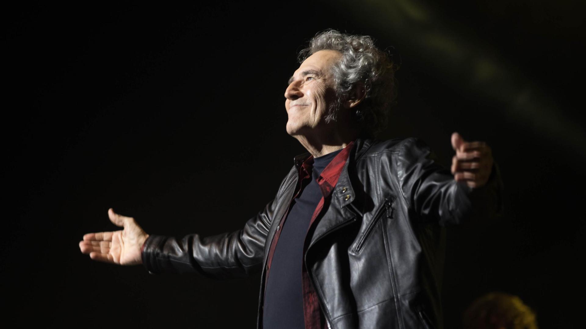 El rockero Miguel Ríos, durante su actuación en el Teatro Gaztambide de Tudela