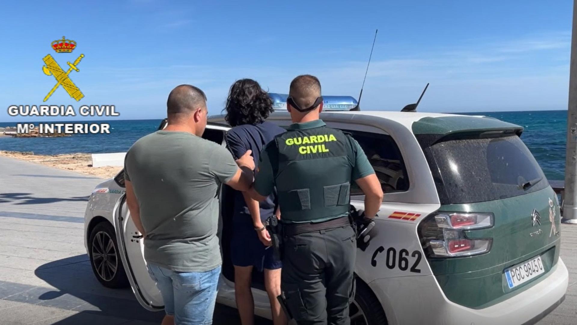 Uno de los detenidos por la violación múltiple a una joven en Torrevieja
