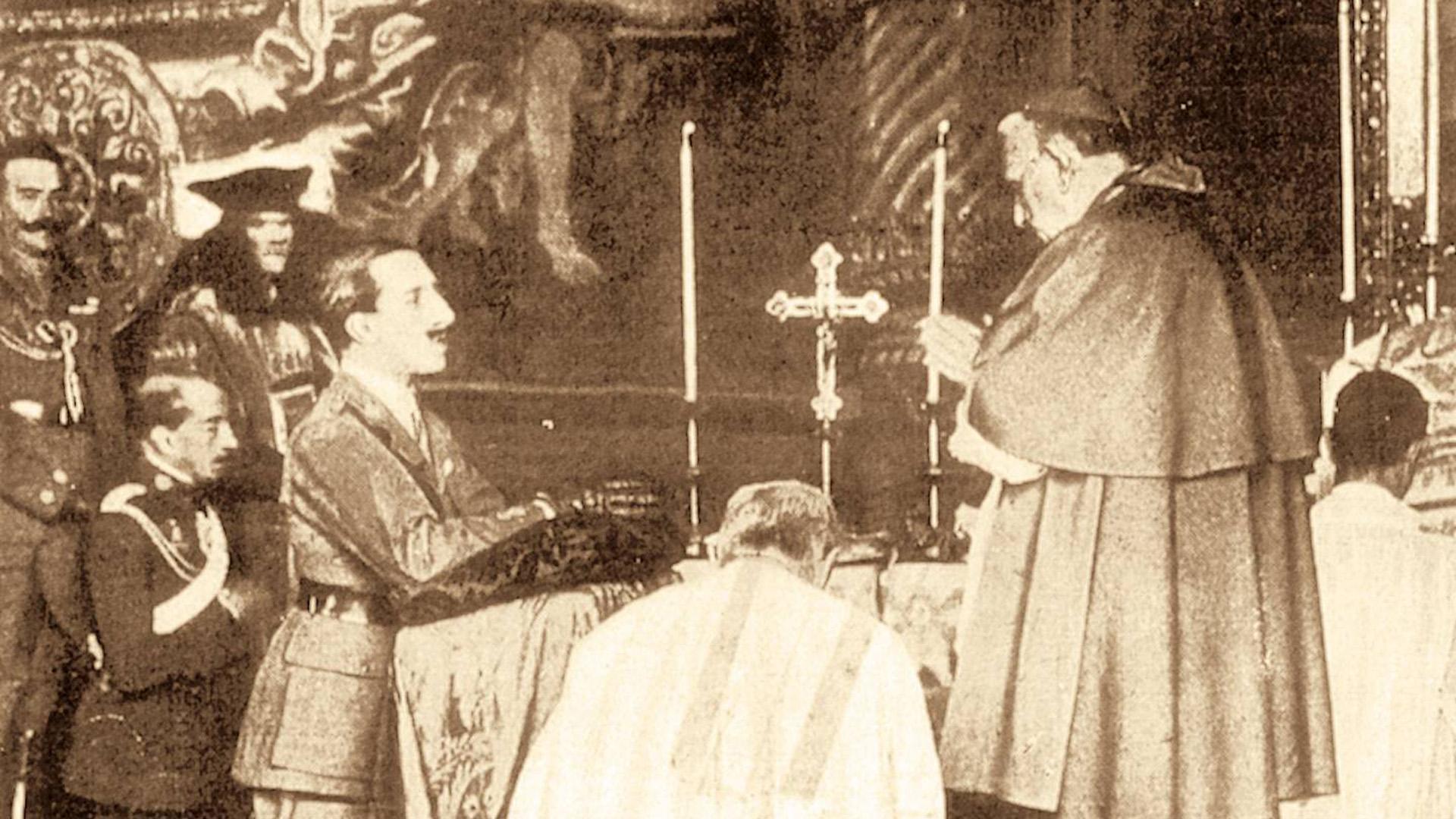 El rey Alfonso XIII en la ceremonia en Javier. Foto de la crónica del padre Eguía