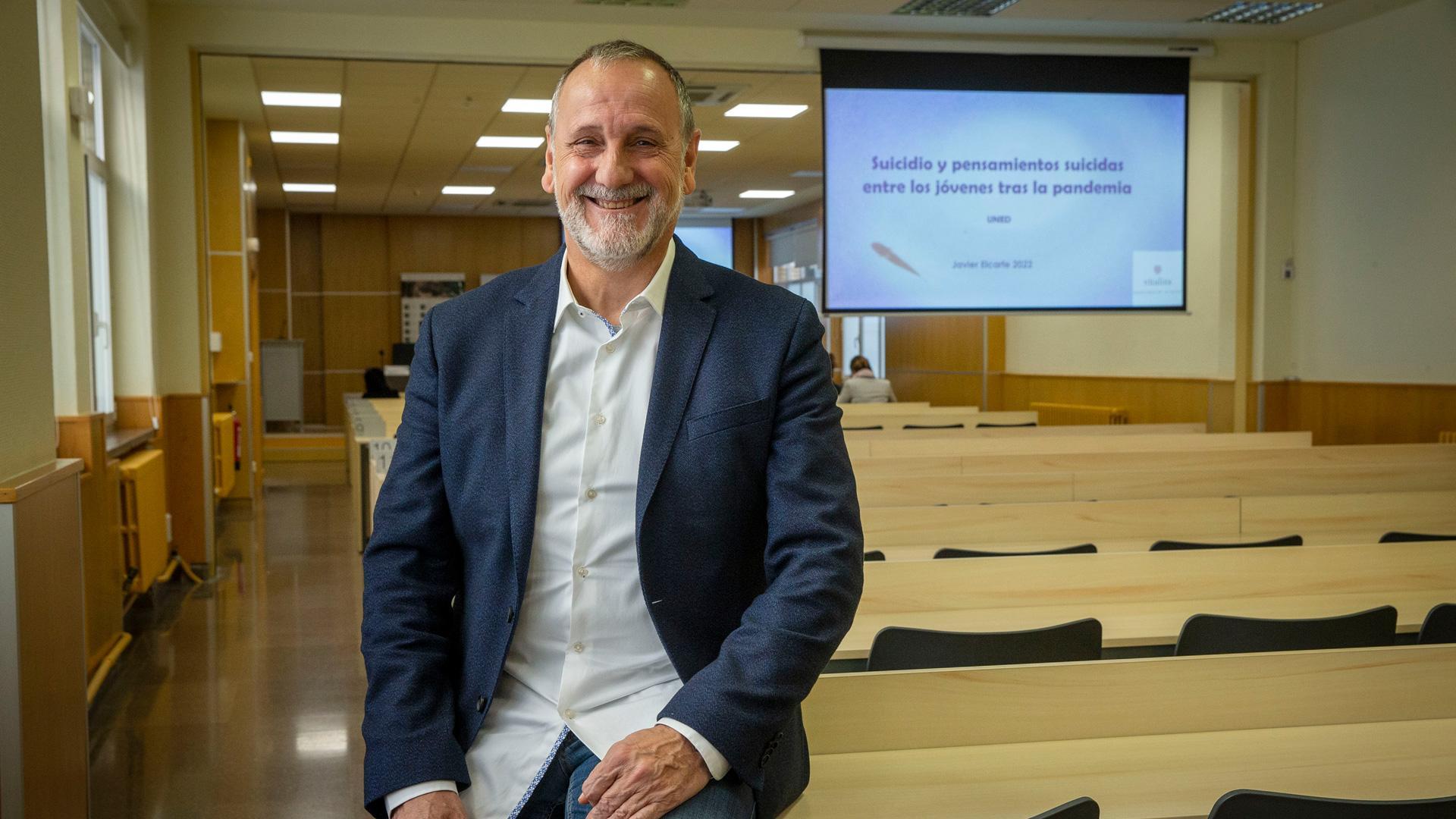 Javier Elcarte López, neuropsicólogo, ayer, durante el curso de verano de UNED y Fundación Ilundáin